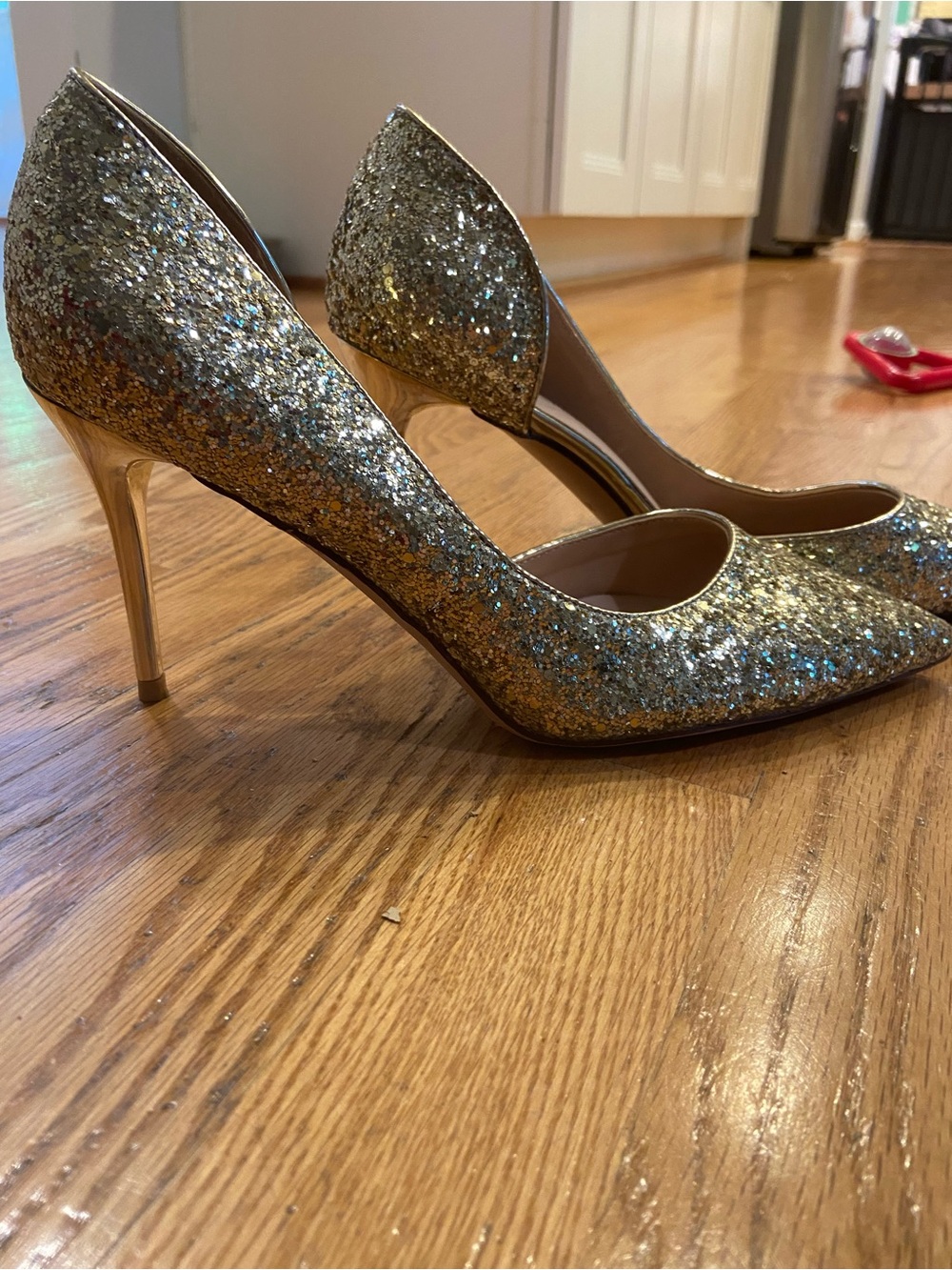 Women's Gold Glitter Pointed-Toe Stilettos